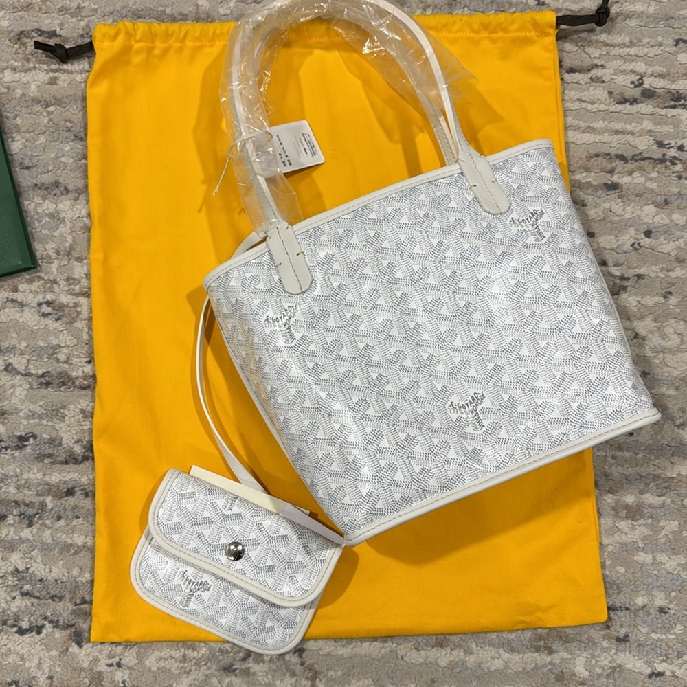 BNWT Goyard Anjou mini bag🤍🩶